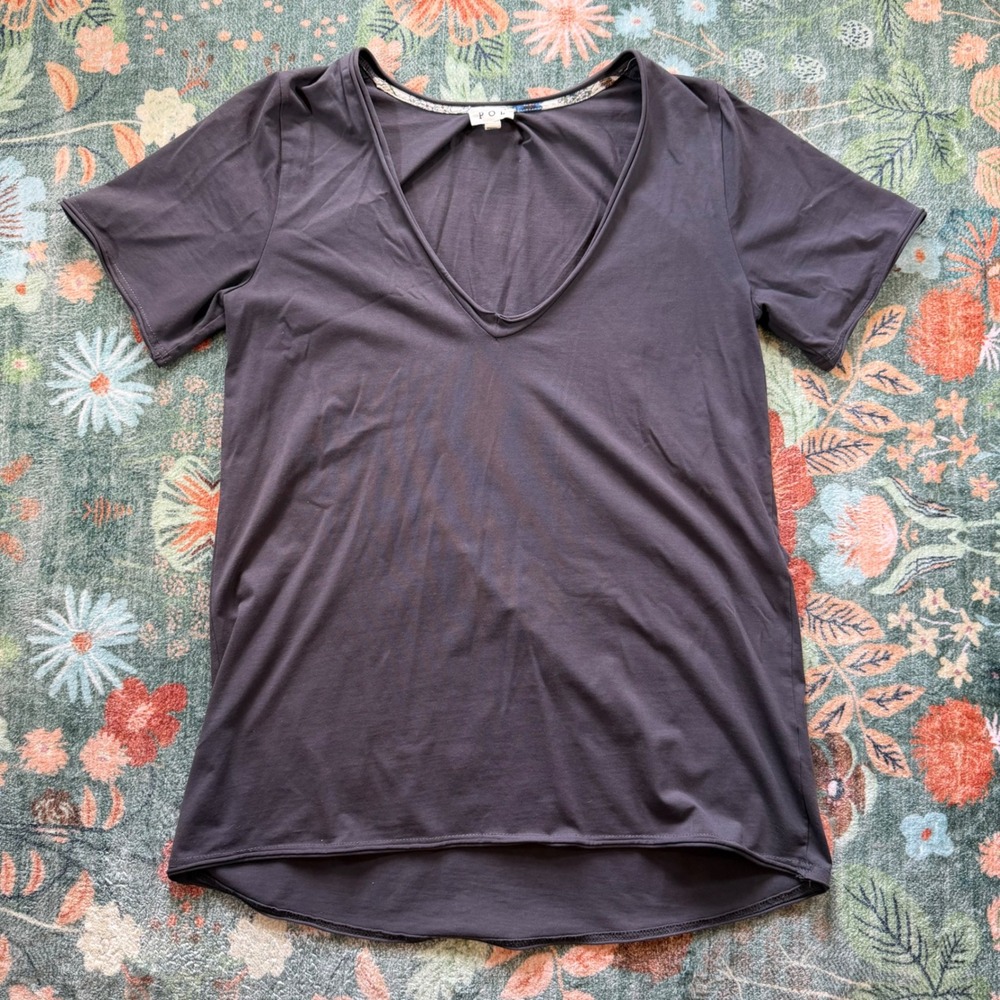 POL Clothing Womens Charcoal Gray V-Neck Cotton T-Shirt Small High Low Hem